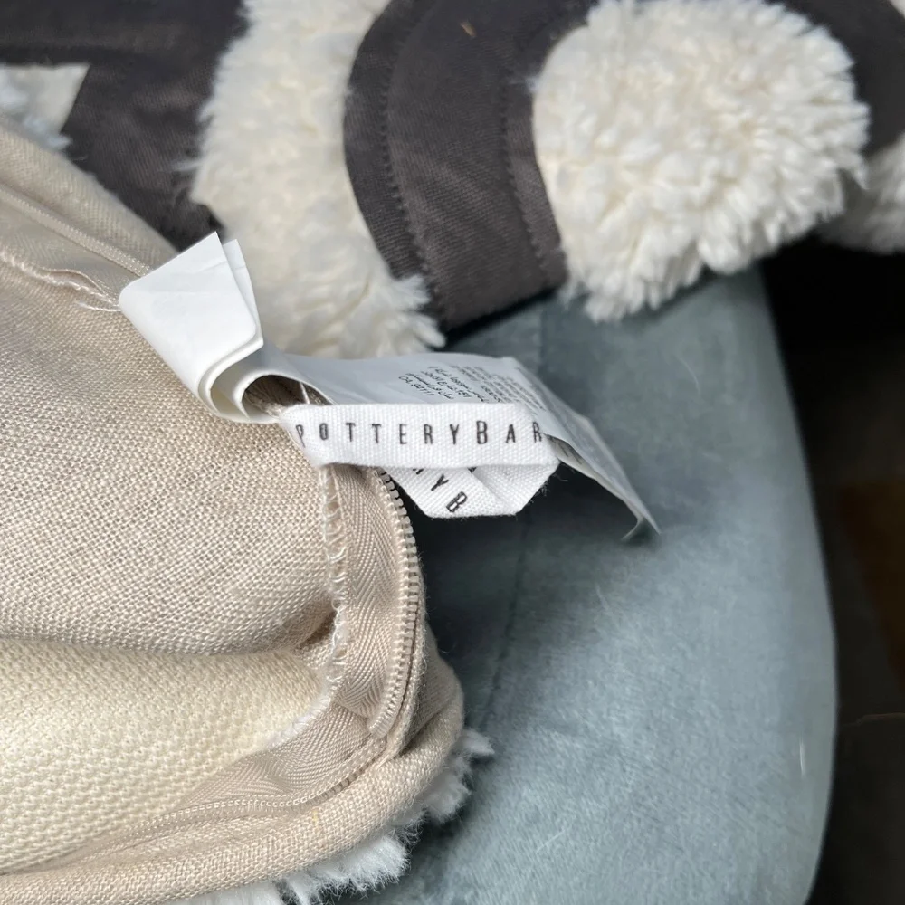 HOME Pottery Barn Faux Fur Sherpa Trimmed Pillow Cover (only) 20